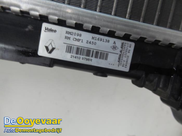 Radiator from a Renault Megane IV (RFBB) 1.2 Energy TCE 100 2017