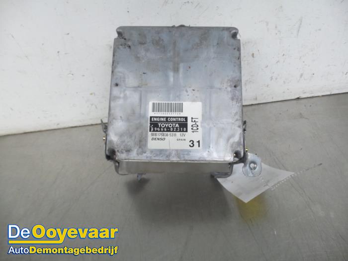 Used Engine management computer Toyota Corolla (E12) 2.0 D-4D 16V 90 Price € 19,99 Margin scheme offered by Autodemontagebedrijf De Ooyevaar