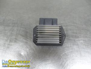 Used Heater resistor Toyota Avensis (T25/B1D) 2.2 D-4D 16V D-CAT Price € 9,99 Margin scheme offered by Autodemontagebedrijf De Ooyevaar