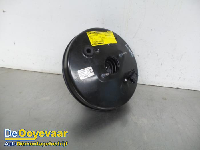 Usagé Servo frein Toyota Auris (E18) 1.2 T 16V Prix € 39,99 Règlement à la marge proposé par Autodemontagebedrijf De Ooyevaar