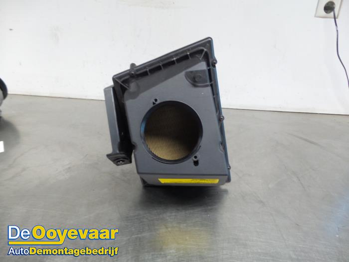 Gebrauchte Luftfiltergehäuse Landrover Range Rover Evoque (LVJ/LVS) 2.0 D 180 16V Coupe Preis € 49,99 Margenregelung angeboten von Autodemontagebedrijf De Ooyevaar