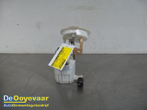 Used Electric fuel pump BMW 4 serie (F32) 420d 2.0 16V Price € 59,99 Margin scheme offered by Autodemontagebedrijf De Ooyevaar