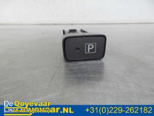 Used Parking brake switch Toyota Prius (ZVW3) 1.8 16V Price € 14,99 Margin scheme offered by Autodemontagebedrijf De Ooyevaar
