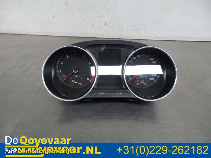 Instrument panel from a Volkswagen Polo V (6R) 1.0 12V BlueMotion Technology 2015