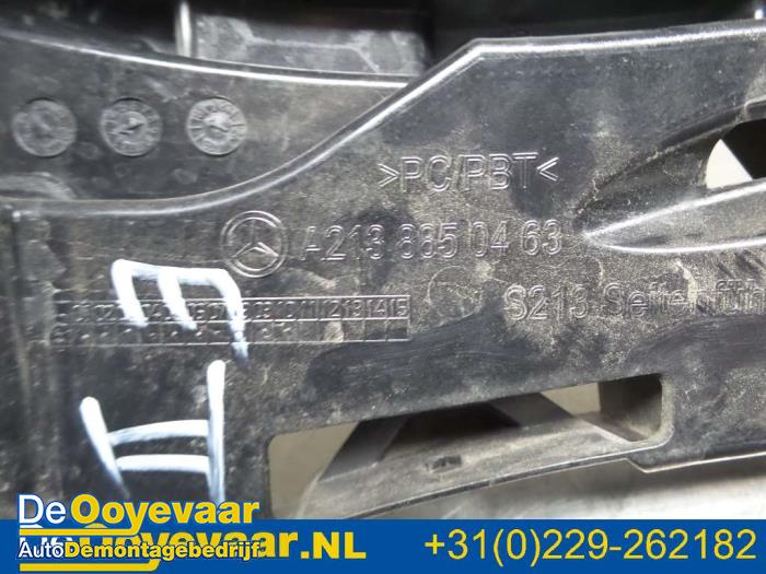 Rear bumper bracket, right from a Mercedes-Benz E Estate (S213) E-400 3.5 V6 Turbo 4-Matic 2018