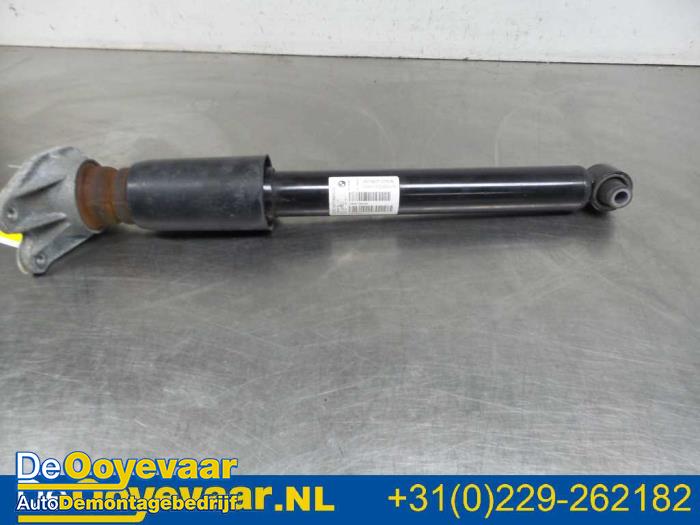 Rear shock absorber, right from a BMW 3 serie Touring (F31) 320d 2.0 16V EfficientDynamicsEdition 2016