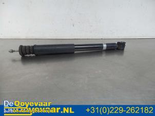 Used Rear shock absorber, right Renault Twingo II (CN) 1.2 16V Price € 14,98 Margin scheme offered by Autodemontagebedrijf De Ooyevaar