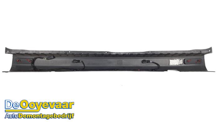 Rear bumper component, central from a Ford Transit Custom 2.2 TDCi 16V FWD 2014