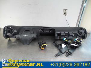 Usagé Set de airbag Toyota Aygo (B40) 1.0 12V VVT-i Prix € 349,99 Règlement à la marge proposé par Autodemontagebedrijf De Ooyevaar