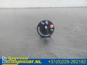 Usados Interruptor de airbag Renault Kadjar (RFEH) 1.3 TCE 160 FAP 16V Precio € 9,98 Norma de margen ofrecido por Autodemontagebedrijf De Ooyevaar