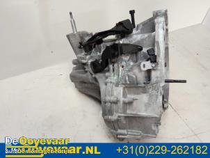 Used Gearbox Renault Kadjar (RFEH) 1.3 TCE 160 FAP 16V Price € 350,00 Margin scheme offered by Autodemontagebedrijf De Ooyevaar