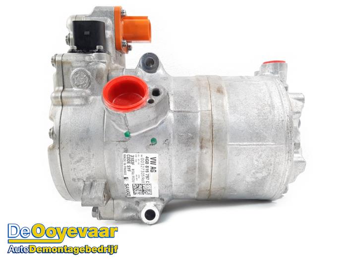 Air conditioning pump from a Audi E-Tron (GEN) 55 2019