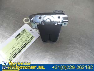Used Tailgate lock mechanism Mercedes CLA (117.3) 1.6 CLA-180 16V Price € 29,99 Margin scheme offered by Autodemontagebedrijf De Ooyevaar