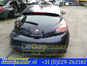 Używane Tylna klapa Renault Megane III Coupe (DZ) 1.6 16V Cena € 49,99 Procedura marży oferowane przez Autodemontagebedrijf De Ooyevaar