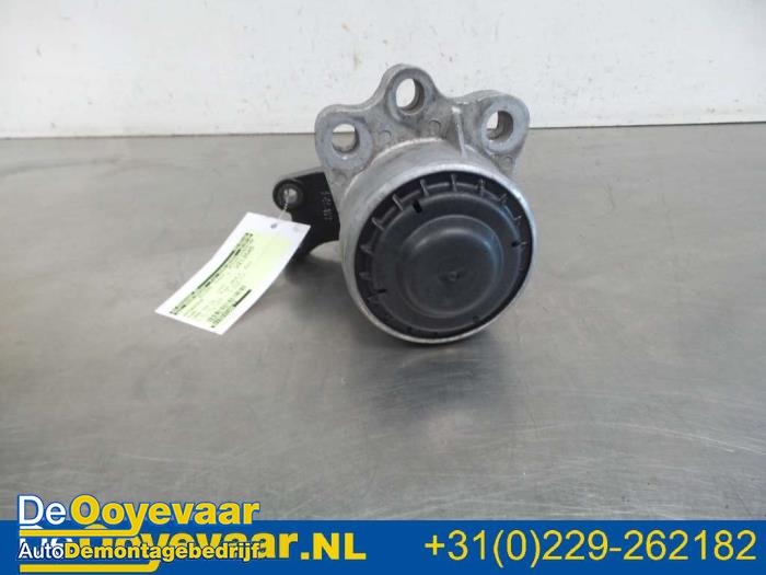 Usagé Support moteur Ford Transit Custom 2.2 TDCi 16V FWD Prix € 15,00 Règlement à la marge proposé par Autodemontagebedrijf De Ooyevaar