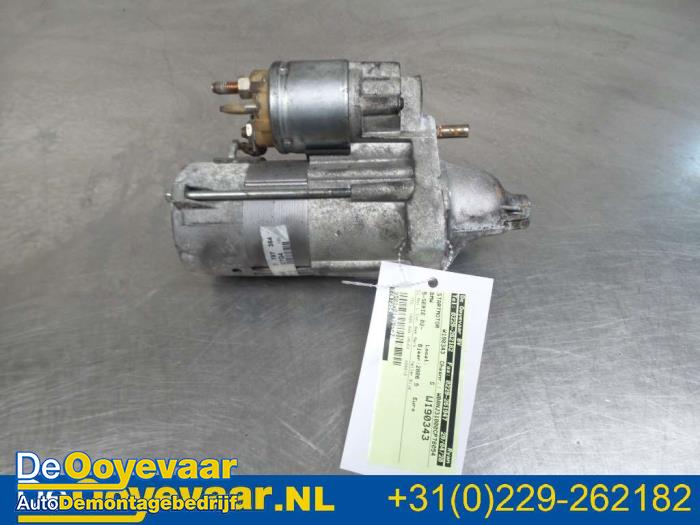 Starter from a BMW 5 serie Touring (E61) 520d 16V 2006