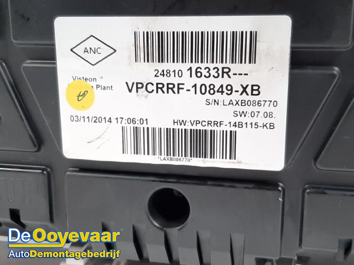 Instrument panel from a Renault Clio IV (5R) 1.5 Energy dCi 90 FAP 2014