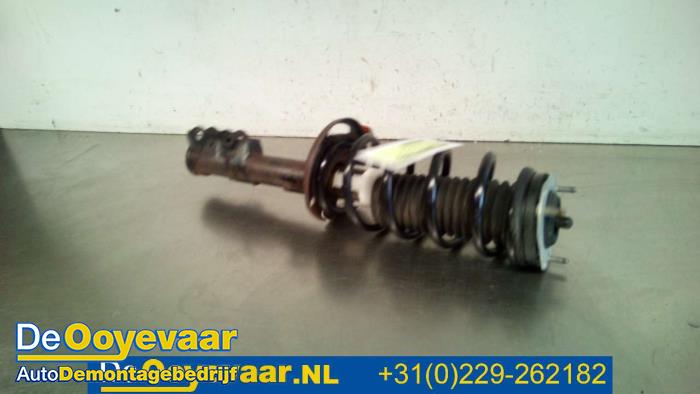 Front shock absorber rod, left from a Ford Fiesta 6 (JA8) 1.6 16V PowerShift 2013