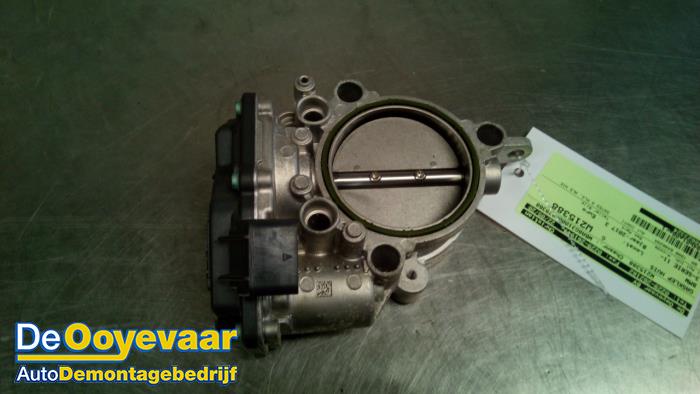 Usagé Boitier papillon BMW 3 serie Touring (F31) 320i 2.0 16V Prix € 29,99 Règlement à la marge proposé par Autodemontagebedrijf De Ooyevaar