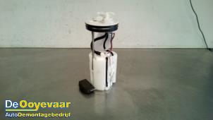 Usados Bomba eléctrica de combustible Honda Jazz (GK) 1.3 -i-VTEC 16V Precio € 99,99 Norma de margen ofrecido por Autodemontagebedrijf De Ooyevaar