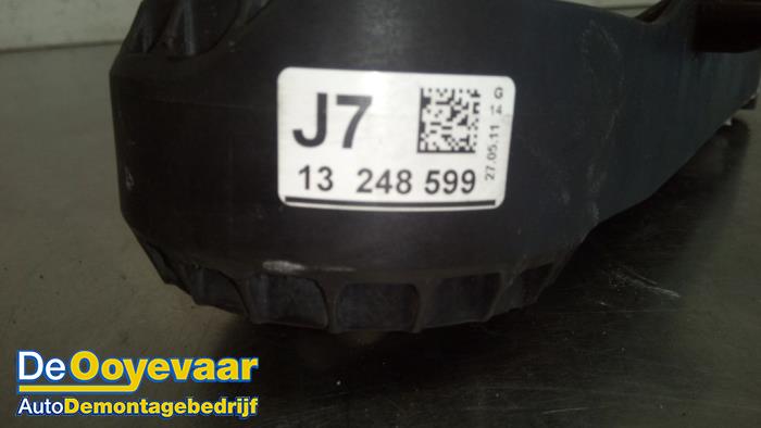 Engine mount from a Opel Astra J Sports Tourer (PD8/PE8/PF8) 1.4 16V ecoFLEX 2011