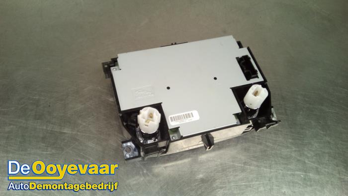 Heater control panel from a Jaguar XJ (X351) 3.0 D V6 24V 2011