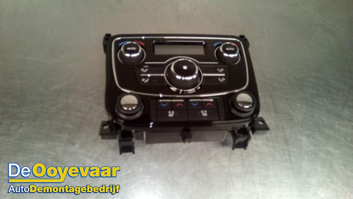 Heater control panel from a Jaguar XJ (X351) 3.0 D V6 24V 2011