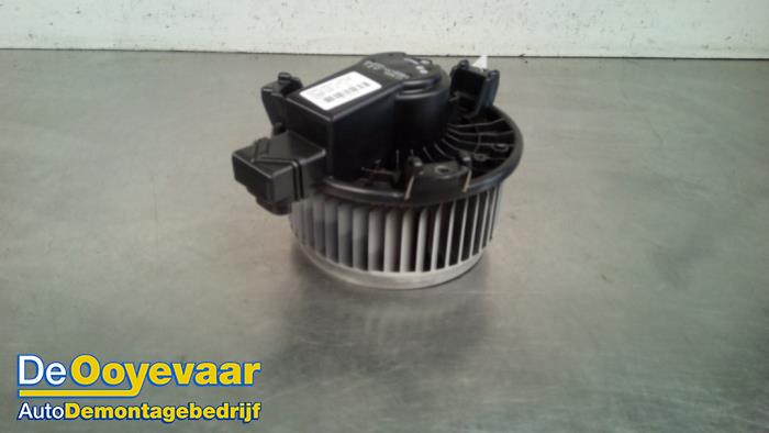 Heating and ventilation fan motor from a Jaguar XJ (X351) 3.0 D V6 24V 2011