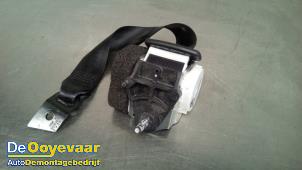 Used Rear seatbelt, left Jaguar XJ (X351) 3.0 D V6 24V Price € 64,99 Margin scheme offered by Autodemontagebedrijf De Ooyevaar