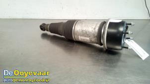 Used Rear shock absorber rod, left Jaguar XJ (X351) 3.0 D V6 24V Price € 144,99 Margin scheme offered by Autodemontagebedrijf De Ooyevaar