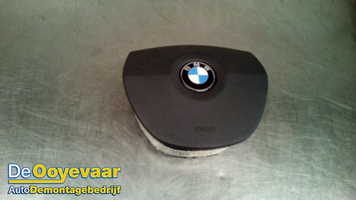 Left airbag (steering wheel) from a BMW 5 serie (F10) 520d xDrive 16V 2016
