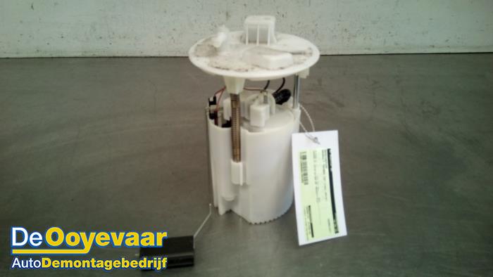 Gebrauchte Benzinpumpe Renault Twingo III (AH) 1.0 SCe 70 12V Preis € 19,99 Margenregelung angeboten von Autodemontagebedrijf De Ooyevaar