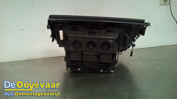 Boîte à gants d'un Land Rover Range Rover Evoque (LVJ/LVS) 2.2 SD4 16V 2012