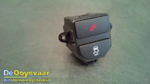 Used ESP switch Landrover Range Rover Evoque (LVJ/LVS) 2.2 SD4 16V Price € 14,99 Margin scheme offered by Autodemontagebedrijf De Ooyevaar