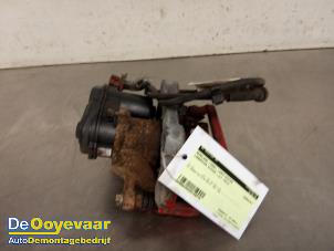 Used Rear brake calliper, left Landrover Range Rover Evoque (LVJ/LVS) 2.2 SD4 16V Price € 74,99 Margin scheme offered by Autodemontagebedrijf De Ooyevaar