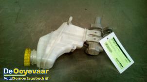 Used Master cylinder Opel Combo 1.3 CDTI 16V ecoFlex Price € 19,99 Margin scheme offered by Autodemontagebedrijf De Ooyevaar