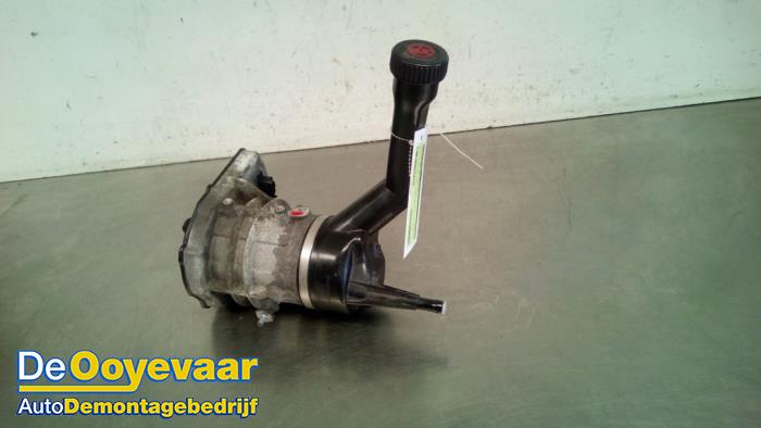 Usagé Pompe de direction Peugeot 308 SW (4E/H) 2.0 HDiF 16V GT Autom. Prix € 149,99 Règlement à la marge proposé par Autodemontagebedrijf De Ooyevaar