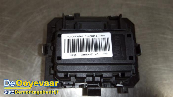 Heater resistor from a Renault Clio IV Estate/Grandtour (7R) 1.5 Energy dCi 90 FAP 2015