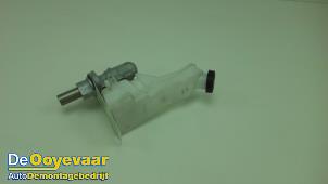 Używane Glówny cylinder hamulcowy Infiniti Q30 (H15) 1.5d Cena € 59,99 Procedura marży oferowane przez Autodemontagebedrijf De Ooyevaar