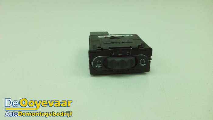 AIH headlight switch from a Renault Trafic New (FL) 2.5 dCi 16V 145 2010