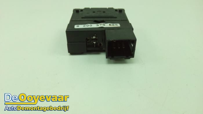 AIH headlight switch from a Renault Trafic New (FL) 2.5 dCi 16V 145 2010
