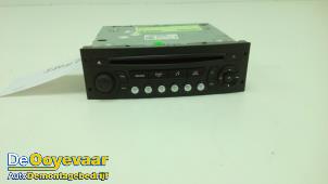 Używane Radioodtwarzacz CD Citroen C3 (SC) 1.6 HDi 92 Cena € 44,99 Procedura marży oferowane przez Autodemontagebedrijf De Ooyevaar