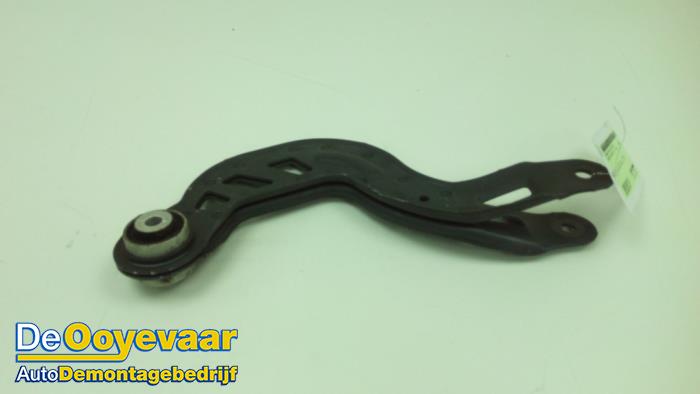 Rear upper wishbone, left from a Mercedes-Benz A (W176) 1.6 A-180 16V 2016