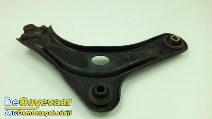 Front wishbone, left from a Citroën C3 (SX/SW) 1.6 Blue HDi 75 16V 2017