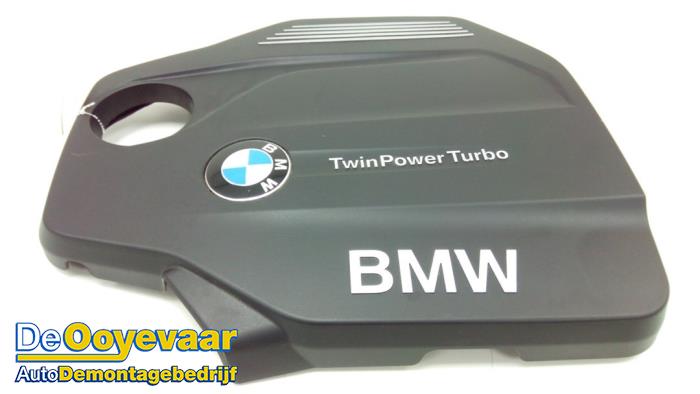 Engine cover from a BMW 3 serie Touring (F31) 316d 2.0 16V 2015