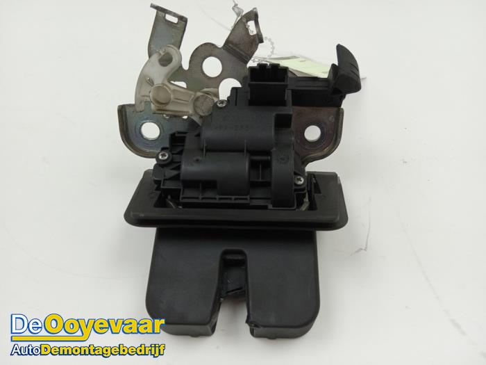 Boot lid lock mechanism Audi A3 Sportback 1.4 TFSI 16V etron 8R0827505