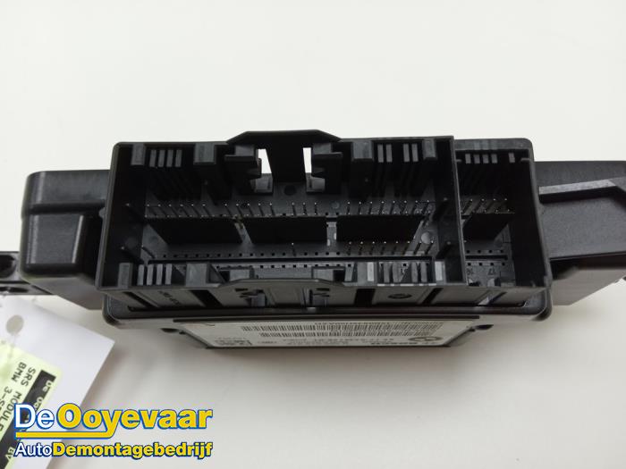 SRS module from a BMW 3 serie Touring (F31) 316d 2.0 16V 2015