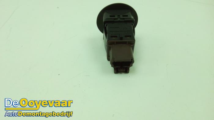 Airbag switch from a Renault Megane III Grandtour (KZ) 1.5 dCi 110 2012