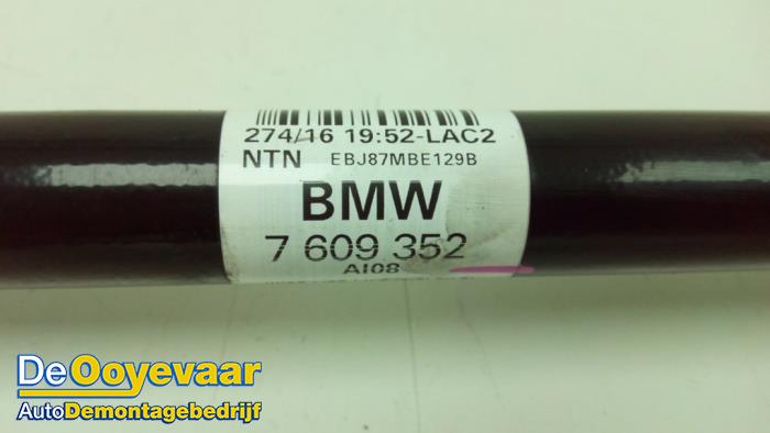 Drive shaft, rear right from a BMW 3 serie Gran Turismo (F34) 320i 2.0 16V 2017
