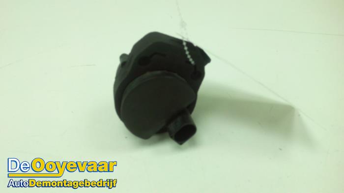 Begagnade Extra vattenpump Mercedes E Estate (S213) E-220d 2.0 Turbo 16V 4-Matic Pris € 9,99 Marginaltabell erbjuds av Autodemontagebedrijf De Ooyevaar